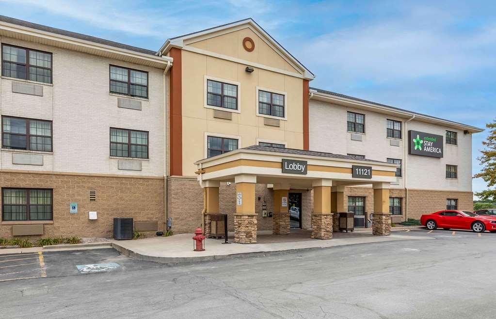 Extended Stay America Suites - Milwaukee - Вауватоса Екстер'єр фото